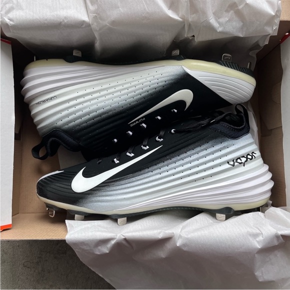 Nike Baseball Cleats - Picture 5 of 5